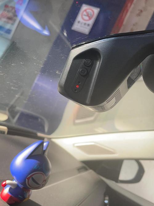 隐藏式行车记录仪产品实拍